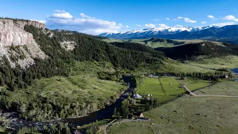 15 Castle Rock Ln, Nye, MT 59061