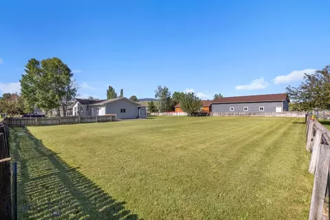 113 Ash Ln, Livingston, MT 59047
