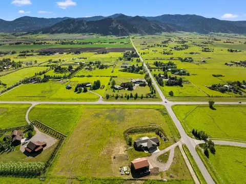 View/Area - 4243 E Baseline Rd, Belgrade, MT 59714 photo 2 of 5