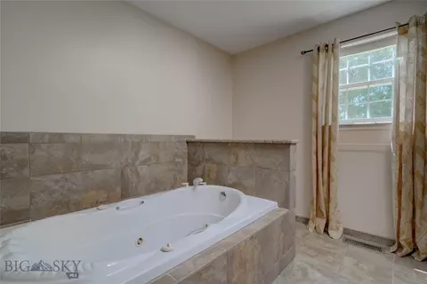 Bath - 119 Bennett Dr, Bozeman, MT 59715 photo 4 of 8