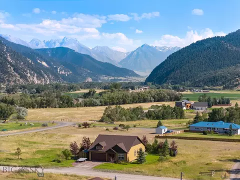 59 Shamrock Ln, Livingston, MT 59047