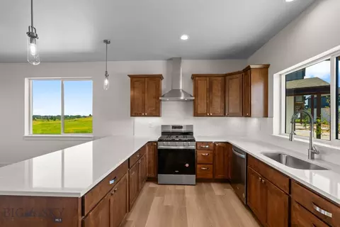 92 Horseshoe Loop, Bozeman, MT 59718 photo 3