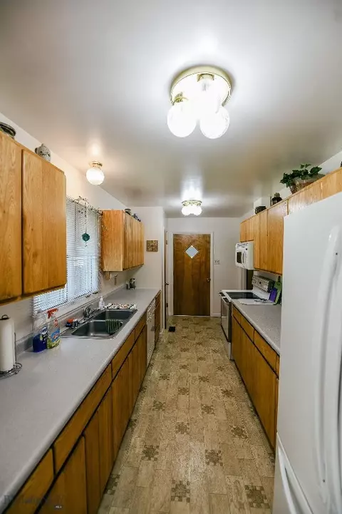 6 S Nelson St, Dillon, MT 59725 photo 4