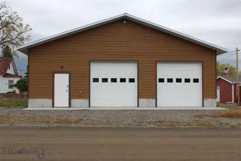 115 5th St W, Clyde Park, MT 59018