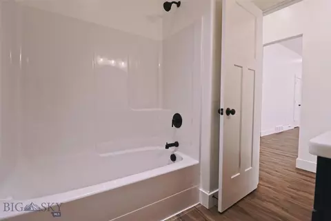 Bath - 46 Platinum Ln, Great Falls, MT 59404 photo 3 of 13