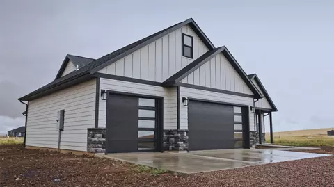 Exterior - 46 Platinum Ln, Great Falls, MT 59404 photo 8 of 13
