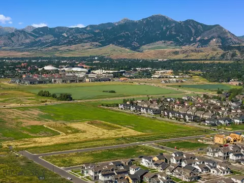1517 Cambridge Dr, Bozeman, MT 59718