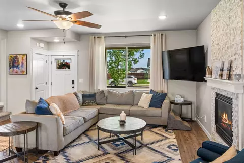 Living - 1303 Powers Blvd, Belgrade, MT 59714 photo 4 of 4