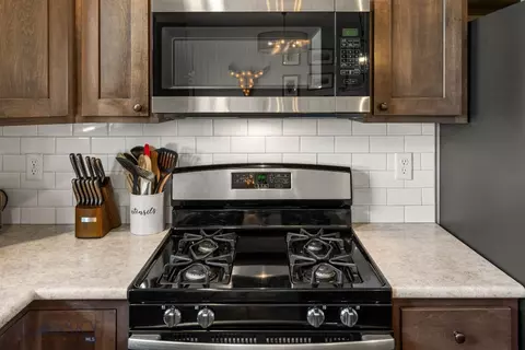 Kitchen - 1303 Powers Blvd, Belgrade, MT 59714 photo 5 of 7