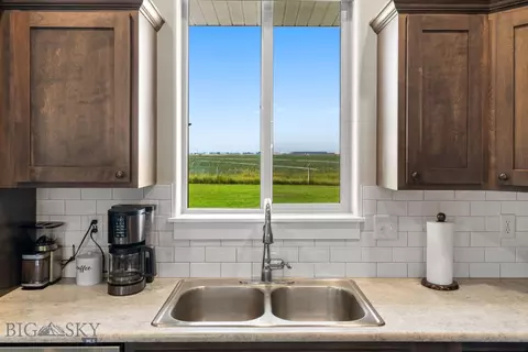 Kitchen - 1303 Powers Blvd, Belgrade, MT 59714 photo 4 of 7