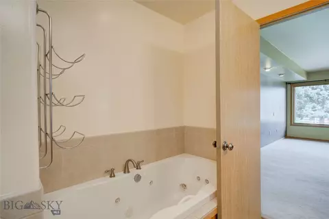 Bath - 311 Donegal Dr, Bozeman, MT 59715 photo 9 of 10