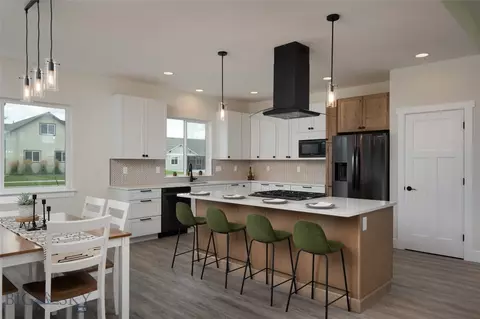 414 NW Passage Ln, Manhattan, MT 59741