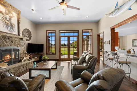 Living - 76 Silver Fox Ln, Belgrade, MT 59714 photo 2 of 5