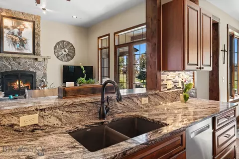 Kitchen - 76 Silver Fox Ln, Belgrade, MT 59714 photo 6 of 8