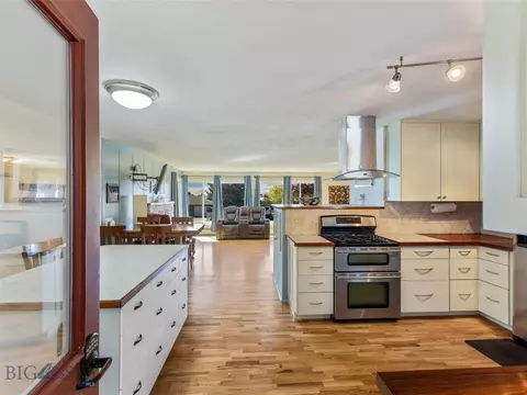 325 W W Smt, Livingston, MT 59047