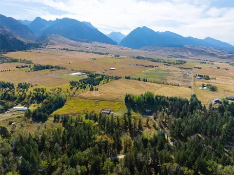 66 Deep Creek Rd, Livingston, MT 59047