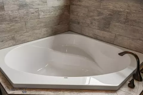 Bath - 15 Feather Meadow Pl, Three Forks, MT 59752 photo 2 of 6