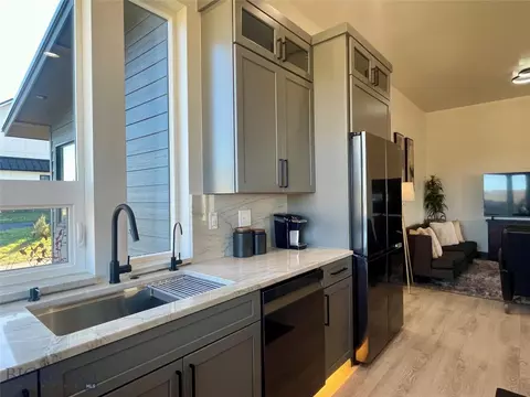 Kitchen - 109 Cushing Rd, Manhattan, MT 59741 photo 14 of 17