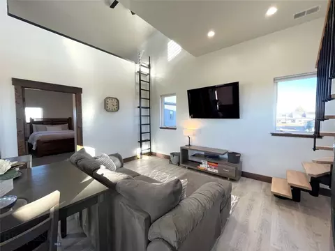 Living - 109 Cushing Rd, Manhattan, MT 59741 photo 5 of 7