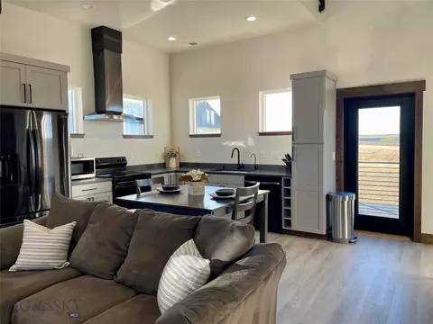 Kitchen - 109 Cushing Rd, Manhattan, MT 59741 photo 16 of 17
