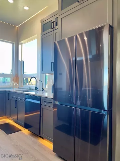 Kitchen - 109 Cushing Rd, Manhattan, MT 59741 photo 10 of 17