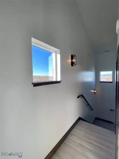 Entry Way - 109 Cushing Rd, Manhattan, MT 59741 photo 8 of 10