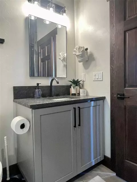 Bath - 109 Cushing Rd, Manhattan, MT 59741 photo 1 of 15