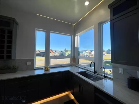 Kitchen - 109 Cushing Rd, Manhattan, MT 59741 photo 8 of 17