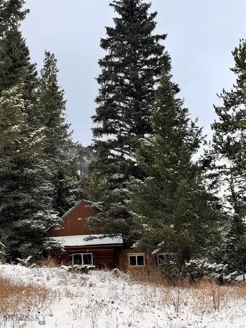 37329 Gallatin Rd, Gallatin Gateway, MT 59730