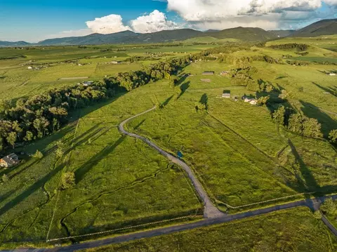 554 Bushnell Rd, Bozeman, MT 59730
