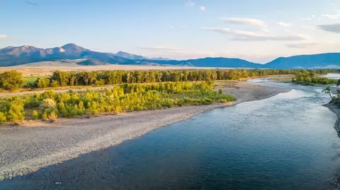 132 Old Clyde Park Rd, Livingston, MT 59047