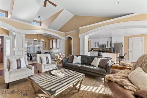 184 Red Barn, Belgrade, MT 59714