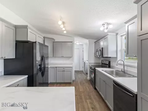 106 W 5th Ave, Twin Bridges, MT 59754