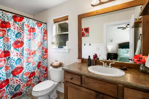 Bath - 84 Tail Feather Ln #B, Bozeman, MT 59718 photo 1 of 2