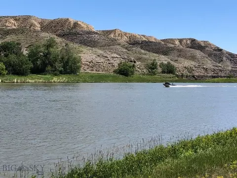 16 Vernon Rd, Highwood, MT 59450