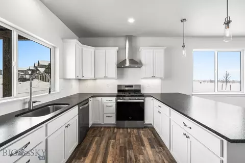 102 Horseshoe Loop, Bozeman, MT 59718 photo 3