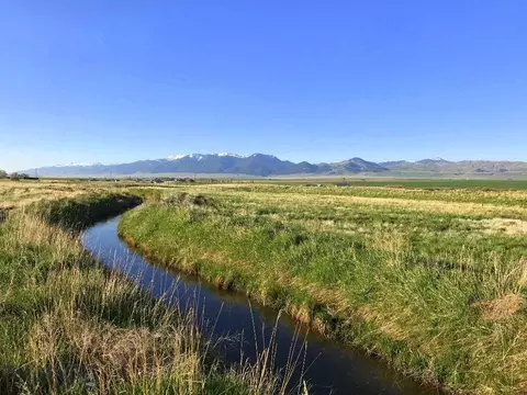 210 Rodeo Trl, Dillon, MT 59725
