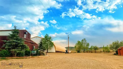 600 Blue Ribbon Ln, Dillon, MT 59725