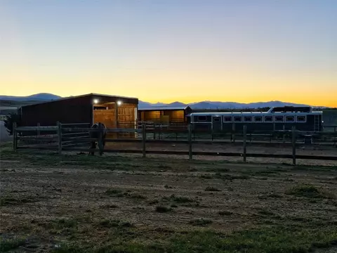 Exterior - 600 Blue Ribbon Ln, Dillon, MT 59725 photo 6 of 7