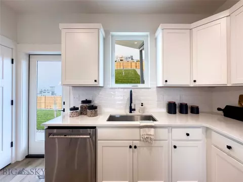 Kitchen - 507 Wise Way, Belgrade, MT 59714 photo 10 of 17