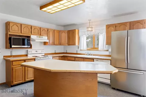1402 Robin Ln, Bozeman, MT 59715 photo 17
