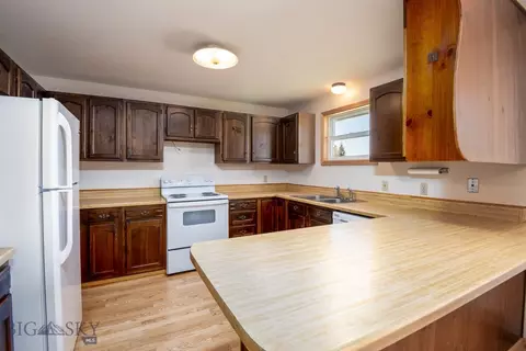 Kitchen - 33 Valley Dr, Townsend, MT 59644 photo 1 of 3
