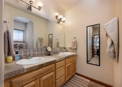 59 E Beartooth Rd, Gallatin Gateway, MT 59730 photo 15