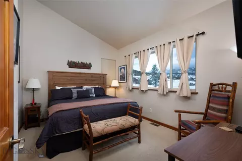 59 E Beartooth Rd, Gallatin Gateway, MT 59730 photo 13