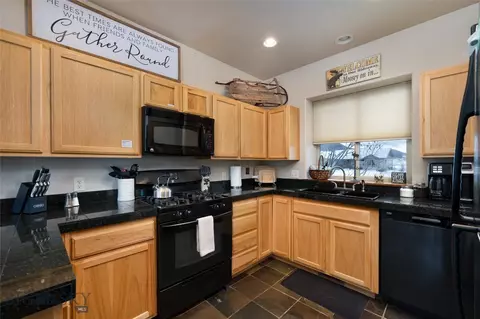 59 E Beartooth Rd, Gallatin Gateway, MT 59730 photo 9