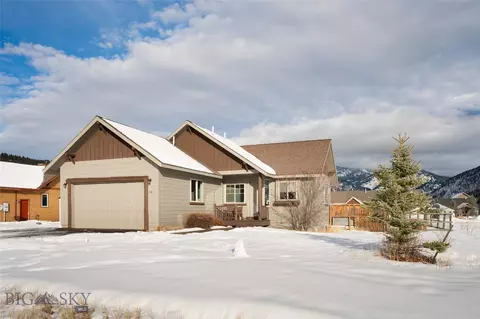 59 E Beartooth Rd, Gallatin Gateway, MT 59730
