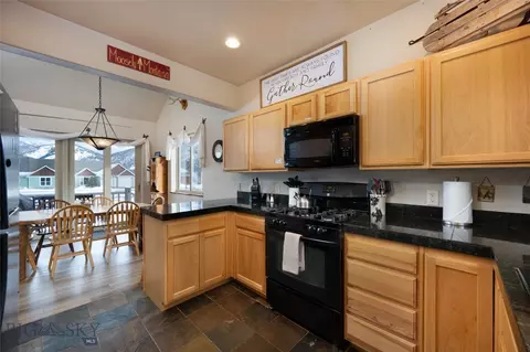 59 E Beartooth Rd, Gallatin Gateway, MT 59730 photo 10