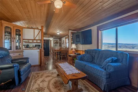 57 Outlaw Hl, Livingston, MT 59047