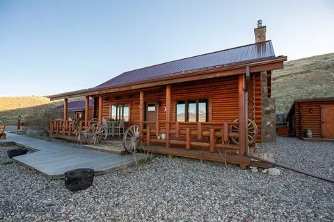 1223 Ruby River Dr, Twin Bridges, MT 59754