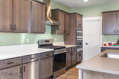Kitchen - 1508 Deadwood Loop, Belgrade, MT 59714 photo 3 of 6